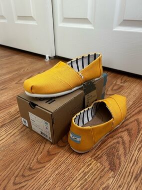 TOMS Classic Slip-On Canvas Sneakers